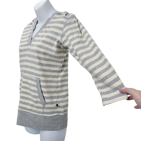 2/$20 Y2K Grey With Cream Colour Strips Top With Hoodie Size: Small - Picture 5 of 6